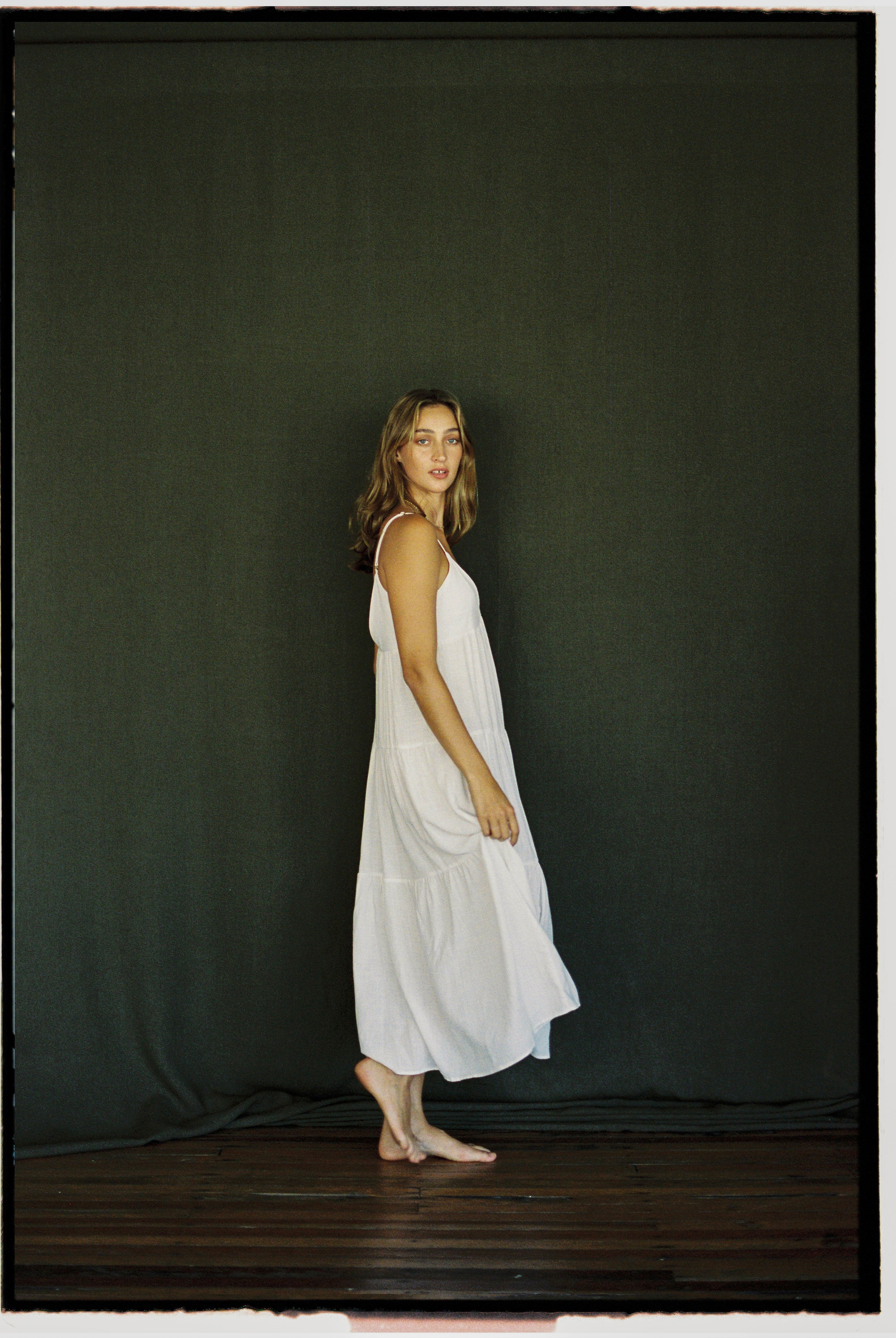 White Linen Tiered Maxi Dress Women Summer Boho Spaghetti Strap V Neck Beach Vacation Dress
