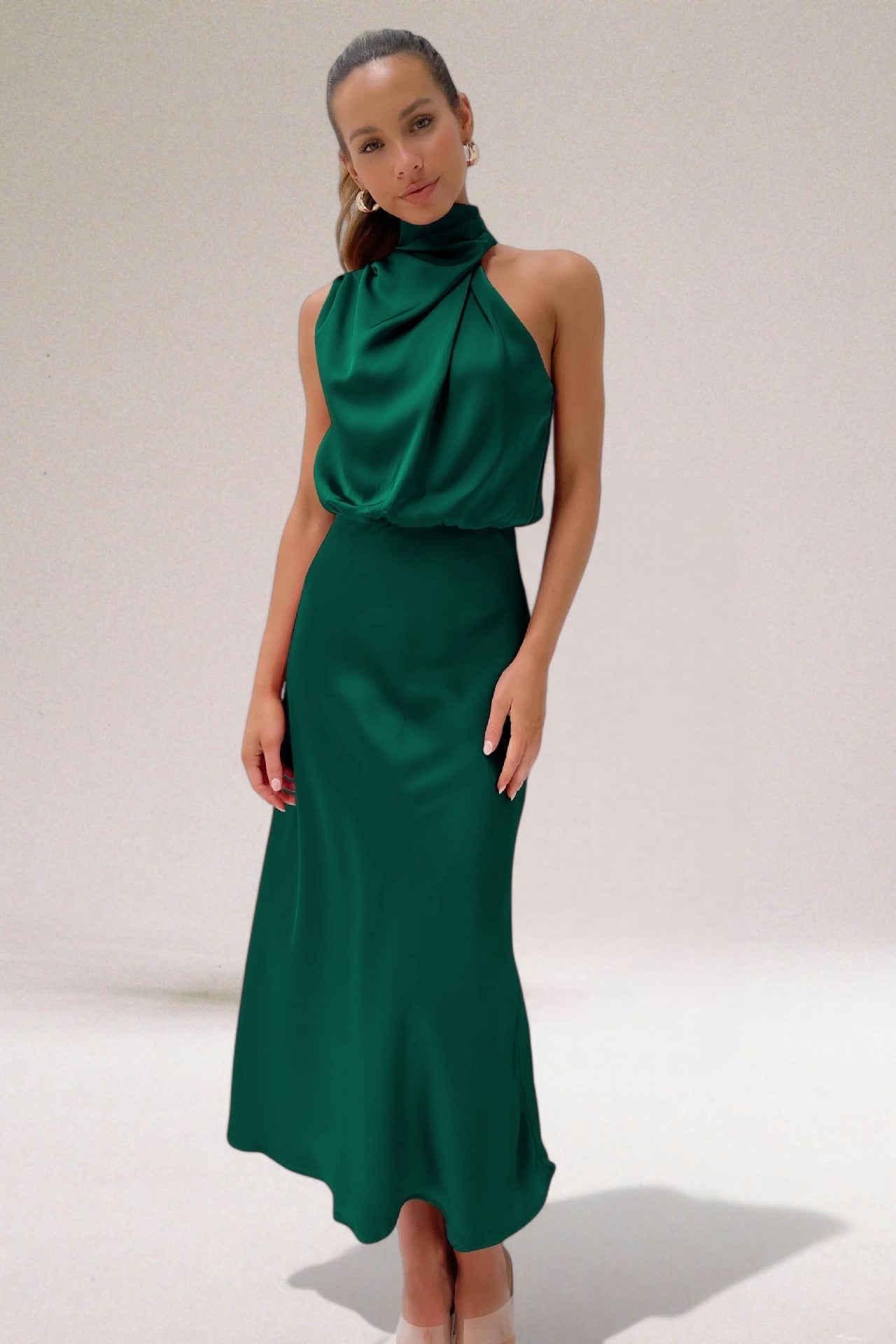 Women’s Halter Neck Evening Dress – Elegant Maxi Formal Gown with Luminous Fabric