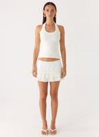 Women's White Tiered Pleated Micro Mini Skirt Low Rise Tennis-Core Style Casual & Going Out
