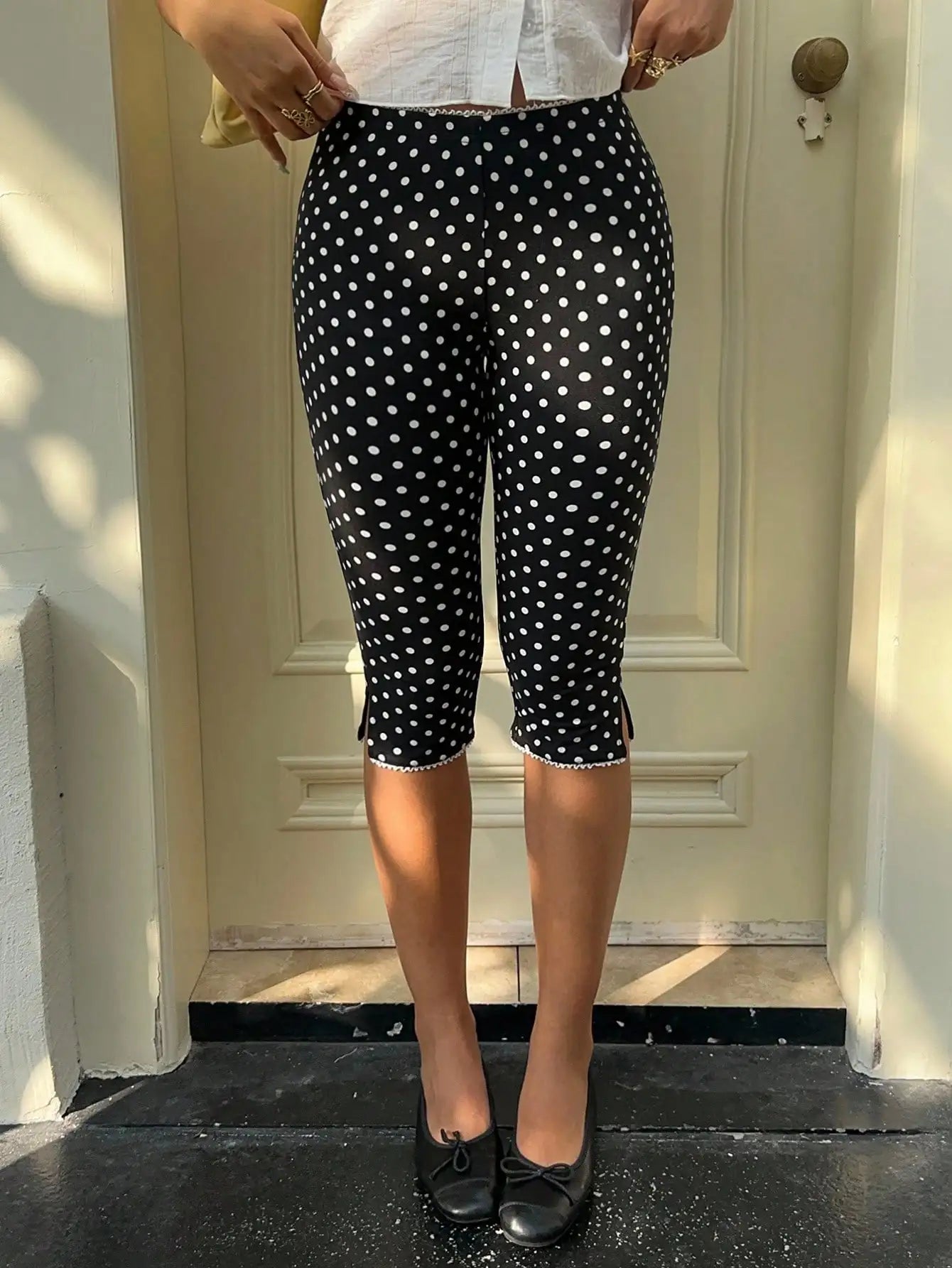 Black & White Polka Dot Capri Pants with Lace Ruffle Hem Women's Retro Print Stretch Capris